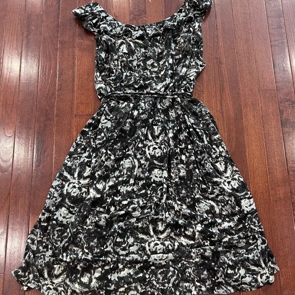 New York & Company black white and gray abstract print belted dress size XL - Picture 3 of 5